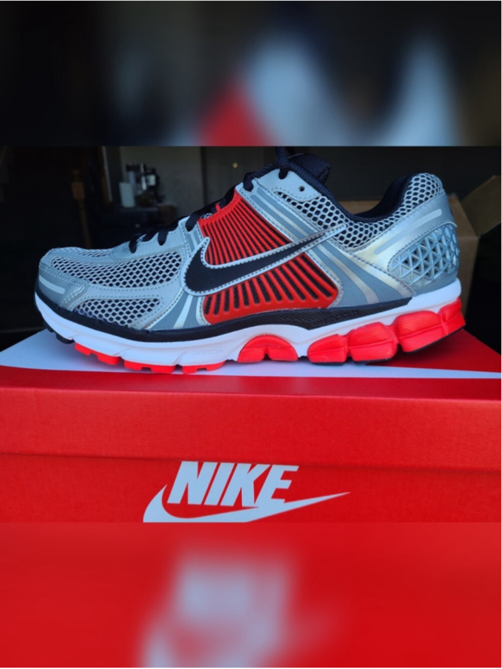 Nike Zoom Vomero 5 Men size 10.5 Women Size 12 new with box